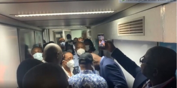 Les pieds de Laurent Gbagbo sur le territoire ivoirien (Brève)
