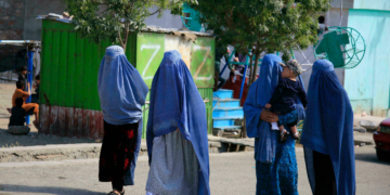 Afghanistan : les femmes interdites de travailler