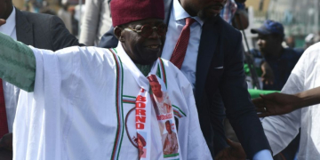 Le nouveau président Bola Ahmed Tinubu a prêté serment
