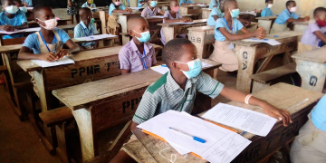 Togo : les élèves du CM2 passent leur examen