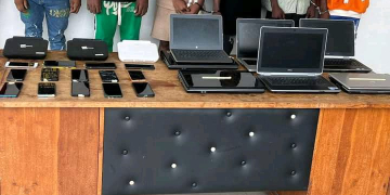10 nigérians interpellés suite à une plainte pour viol en réunion