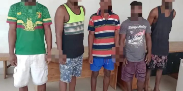 Depuis la prison civile de Lomé , ils planifient un cambriolage