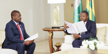 Le Lieutenant-Général Silas Ntigurirwa porteur d’un message d&rsquo;Evariste Ndayishimiye au président Faure