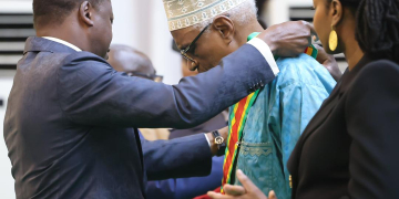 Barry Moussa Barqué reçoit la plus haute distinction honorifique , les raisons