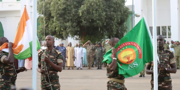 Niamey : le drapeau de l’Alliance des États du Sahel hissé