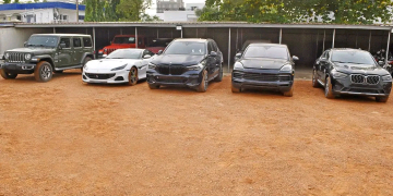 Togo : 12 véhicules de luxe volés aux États-Unis restitués