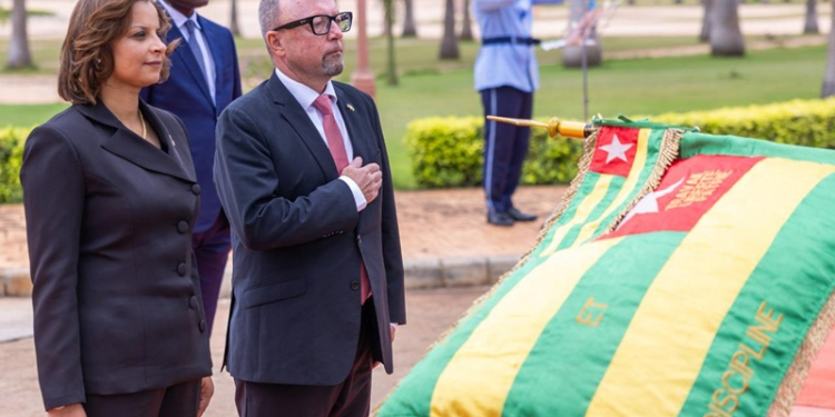 Deux nouveaux ambassadeurs présentent leurs lettres de créance au Togo